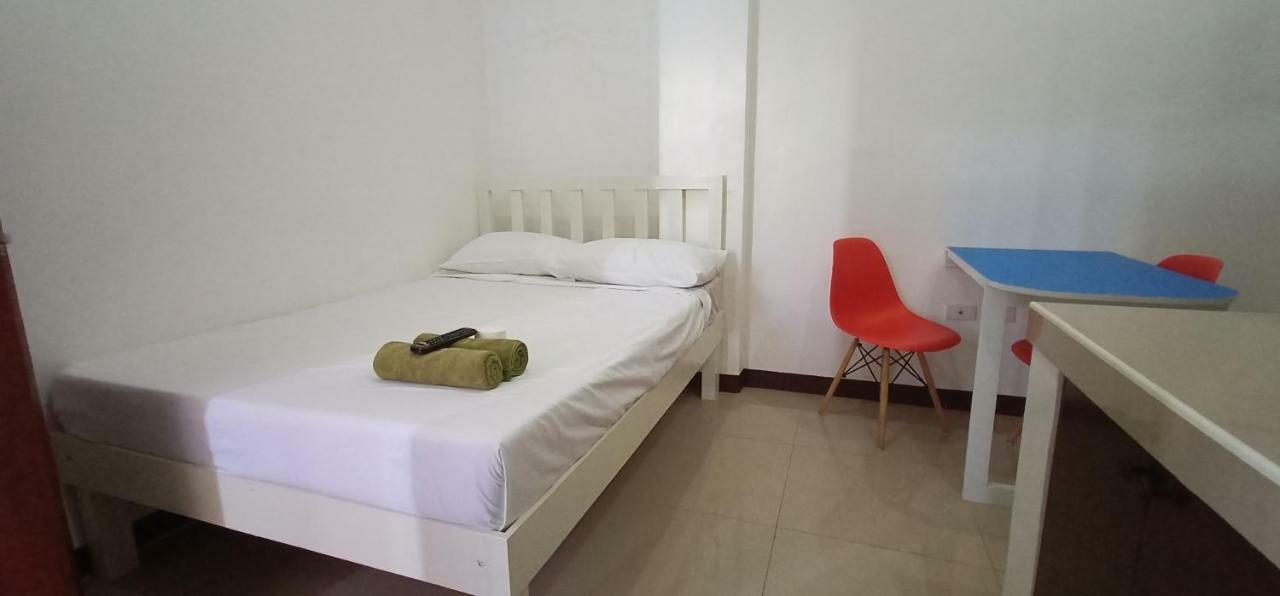 Clark-Pad Inn, Angeles City Exteriör bild